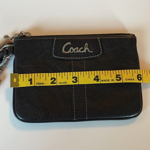 Coach wristlet - Picture 5 of 6